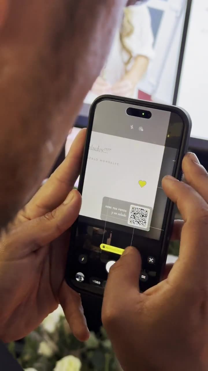 Invitado escaneando el QR